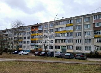 Продам двухкомнатную квартиру, 52 м2, Серпухов, улица Космонавтов, 24