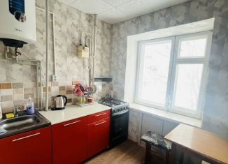 Продам 3-комнатную квартиру, 52 м2, Урень, Индустриальная улица, 3