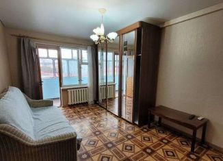 Сдам в аренду 2-ком. квартиру, 50 м2, Туапсе, улица Адмирала Макарова, 35