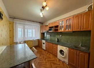 Продажа 2-комнатной квартиры, 60 м2, Батайск, улица Северный Массив, 15