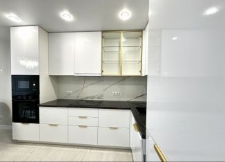 Продажа 3-комнатной квартиры, 95 м2, Казань, Советский район, улица Зур Урам, 1Кк5