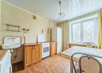 Продается 3-комнатная квартира, 56.9 м2, Санкт-Петербург, проспект Большевиков, 65к1, муниципальный округ Народный