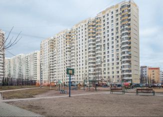 Продаю 2-ком. квартиру, 53.6 м2, Люберцы, Назаровская улица, 4