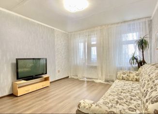 Сдам в аренду 1-ком. квартиру, 45 м2, Казань, улица Мамадышский Тракт, 8