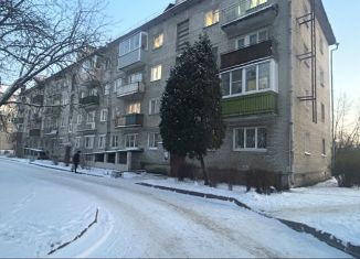 Продам 1-комнатную квартиру, 32 м2, Отрадное, улица Дружбы, 13