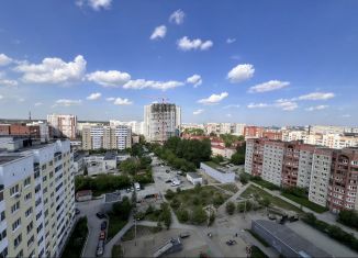 Продажа 3-комнатной квартиры, 81.5 м2, Екатеринбург, Таватуйская улица, 8, метро Уральская