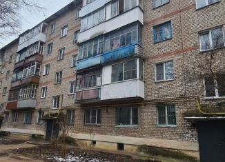 Продается двухкомнатная квартира, 47 м2, Смоленск, улица Маршала Соколовского, 14Б