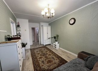 Продается трехкомнатная квартира, 50 м2, Удмуртия, Волгоградская улица, 15