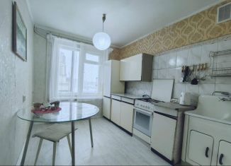 Продам 2-ком. квартиру, 50 м2, Санкт-Петербург, улица Бурцева, 19, метро Проспект Ветеранов