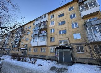 Продается 2-комнатная квартира, 43.7 м2, Екатеринбург, Братская улица, 23, метро Ботаническая