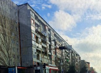 Продам 5-ком. квартиру, 105 м2, Дагестан, улица Ленина, 33