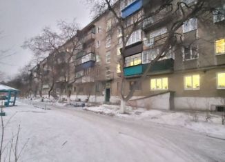 2-комнатная квартира на продажу, 44 м2, Кыштым, улица Металлургов, 2