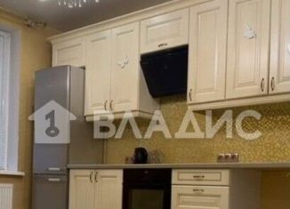 3-комнатная квартира на продажу, 100 м2, Санкт-Петербург, проспект Королёва, 61, метро Комендантский проспект