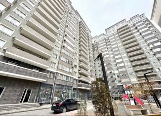 Продам 2-комнатную квартиру, 75 м2, Махачкала, улица Вузовское Озеро, 13, ЖК Семейный