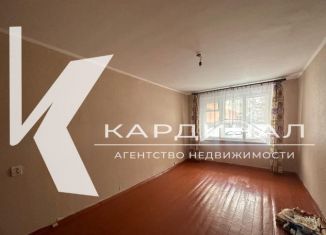 Продаю двухкомнатную квартиру, 44 м2, Старый Оскол, микрорайон Приборостроитель, 24