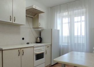 Сдаю 1-комнатную квартиру, 30 м2, Барнаул, улица Бабуркина, 12