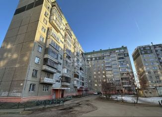 Продается 3-комнатная квартира, 68.3 м2, Челябинск, Калининский район, улица Братьев Кашириных, 132