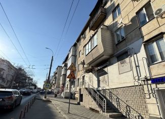 Продаю трехкомнатную квартиру, 56 м2, Севастополь, улица Адмирала Октябрьского, 14