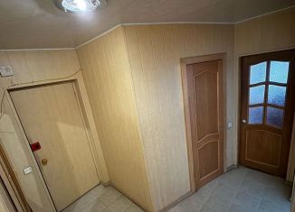 Продаю 3-комнатную квартиру, 60 м2, Кабардино-Балкариия, проспект Кулиева, 15