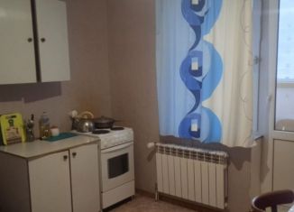 Сдам в аренду 1-ком. квартиру, 38 м2, Татарстан, улица Айрата Арсланова, 11