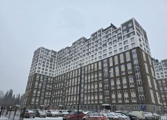 Продаю 3-ком. квартиру, 82 м2, Ижевск, улица Холмогорова, 107