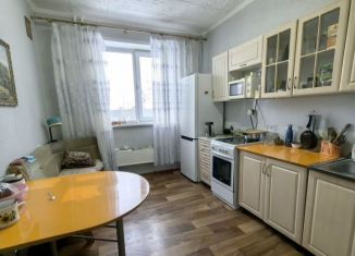 Продается 3-комнатная квартира, 72 м2, Красноярский край, Норильская улица, 12