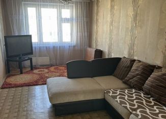 Сдам в аренду 2-ком. квартиру, 54 м2, Татарстан, Чистопольская улица, 35