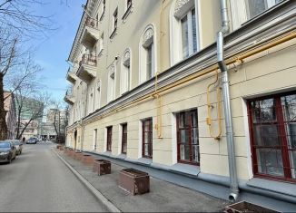 Продам 3-ком. квартиру, 65 м2, Москва, Большая Спасская улица, 20с3, ЦАО