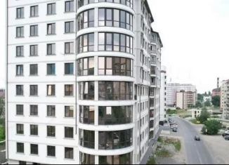 Продаю 3-ком. квартиру, 101 м2, Кабардино-Балкариия, улица Атажукина, 10Б