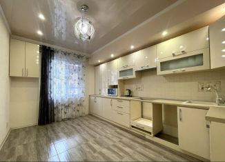 Продам трехкомнатную квартиру, 82 м2, Ставропольский край, улица Рогожникова, 58