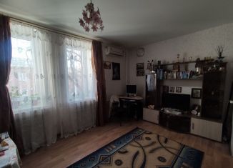 Продам 1-ком. квартиру, 36 м2, Каменск-Шахтинский, улица Ворошилова, 7