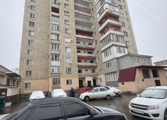 Продается 2-ком. квартира, 49 м2, Нальчик, улица Мусова, 10, район Александровка