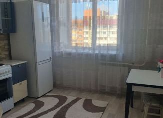 Продается 2-комнатная квартира, 65 м2, Курская область, улица Ленина, 65