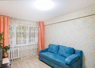 Продаю трехкомнатную квартиру, 50 м2, Сочи, улица Гагарина, 10