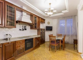 Сдается в аренду трехкомнатная квартира, 150 м2, Москва, Долгоруковская улица, 6, метро Менделеевская