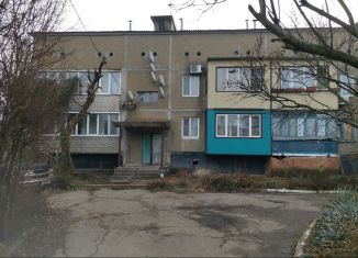 Продается двухкомнатная квартира, 60 м2, поселок Южный, Садовая улица, 30А