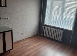 Продам 2-ком. квартиру, 36 м2, Екатеринбург, Донбасская улица, 4, метро Уралмаш