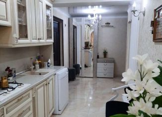 Продаю 4-ком. квартиру, 100 м2, Хасавюрт, улица Воробьёва, 48