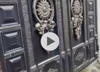 Продам дом, 240 м2, посёлок городского типа Ленинкент, улица Шамилова