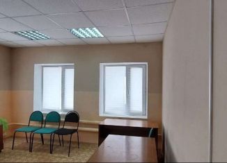 Продам помещение свободного назначения, 42 м2, Кукмор, улица Ворошилова, 2