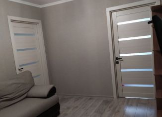 Сдается в аренду 3-ком. квартира, 52 м2, Ялта, улица Кривошты, 5