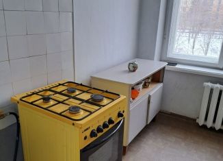 Аренда 3-комнатной квартиры, 70 м2, Санкт-Петербург, Новороссийская улица, 2к2, метро Лесная