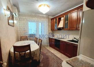 Продам двухкомнатную квартиру, 63 м2, Москва, Изюмская улица, 50, метро Улица Скобелевская