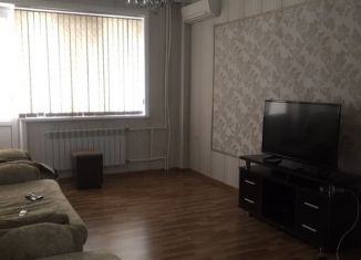 Сдам в аренду 3-ком. квартиру, 90 м2, Грозный, улица А.А. Айдамирова, 133к1, микрорайон Ипподромный