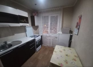 Продается двухкомнатная квартира, 48 м2, Астрахань, улица Михаила Луконина, 12