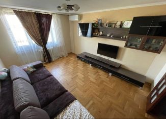 Продажа трехкомнатной квартиры, 64 м2, посёлок городского типа Комсомольское, Светлая улица, 29