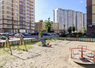 Продаю 2-ком. квартиру, 75 м2, Тюмень, Заречный проезд, 39А, ЖК Ривьера