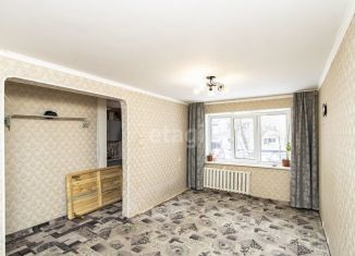 Продается двухкомнатная квартира, 45 м2, Тюменская область, улица Парфёнова, 18