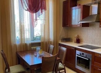 Аренда 1-ком. квартиры, 51 м2, Москва, Веерная улица, 2, станция Матвеевская