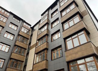 Продаю 4-ком. квартиру, 147.1 м2, Железноводск, улица Косякина, 49